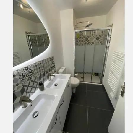 Hyper Centre Apartment